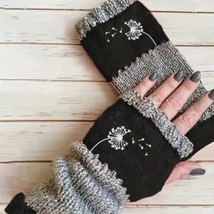 2 Pais Black And Gray Fingerless Gloves